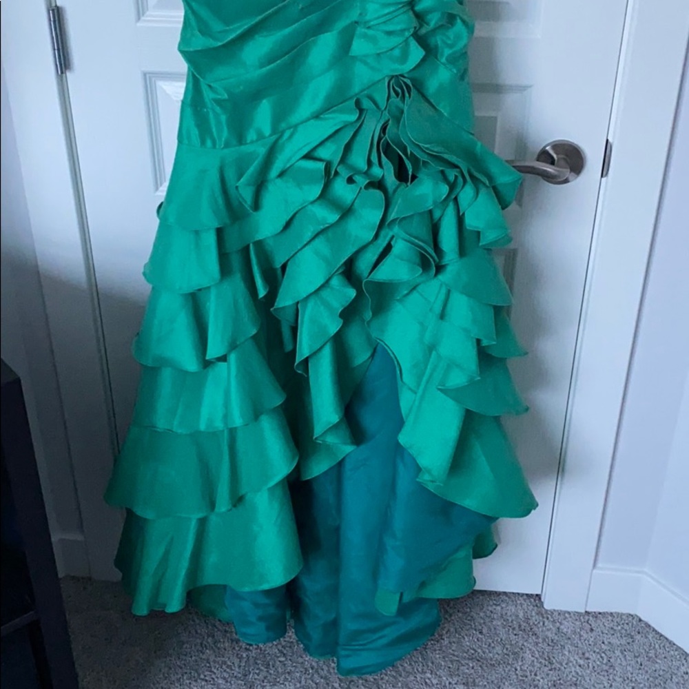 Formal Dress - Picture 3 of 8